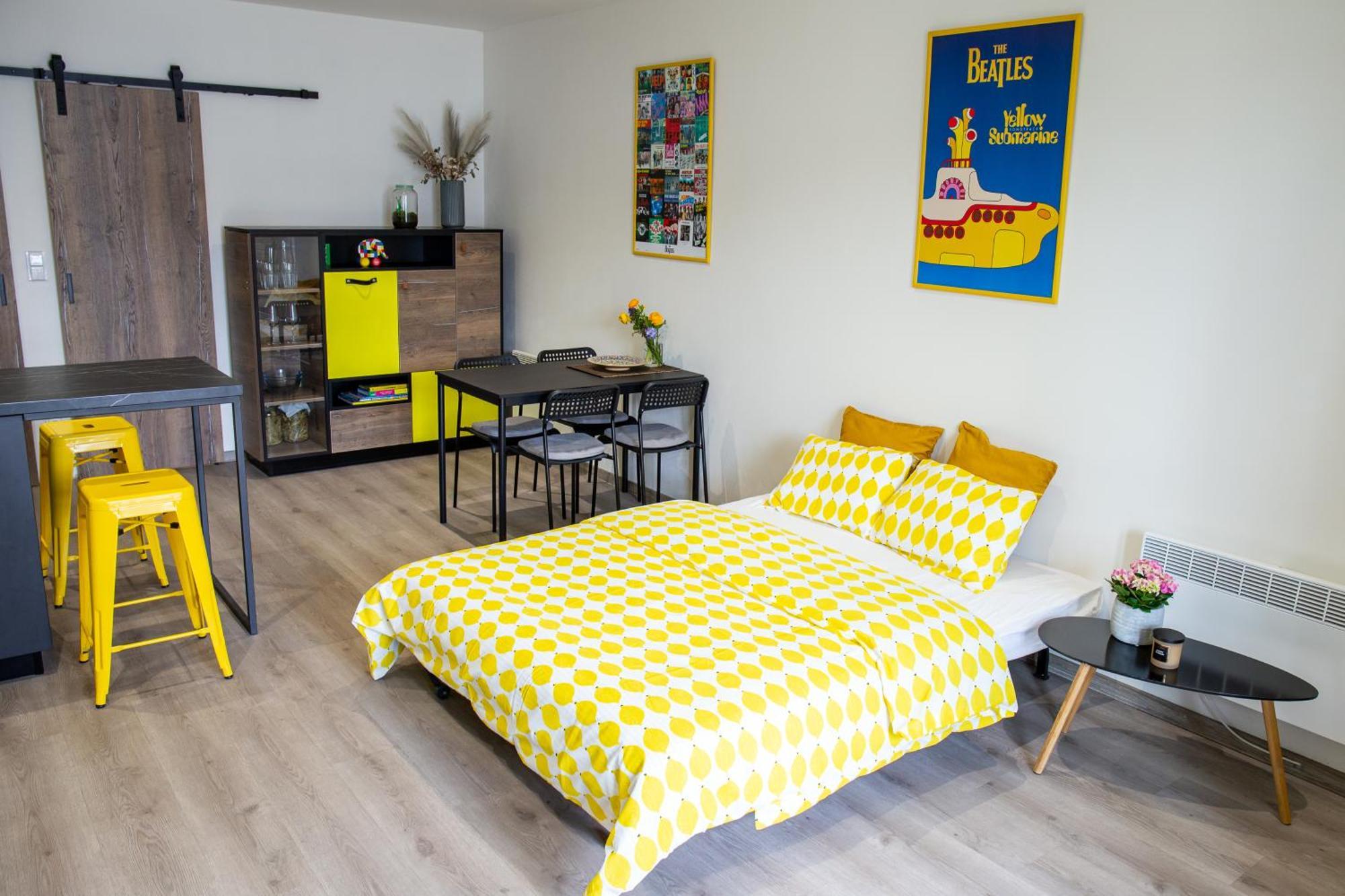 Apartman Yellow Submarine Se Slunnou Terasou Kutna Hora Exterior photo